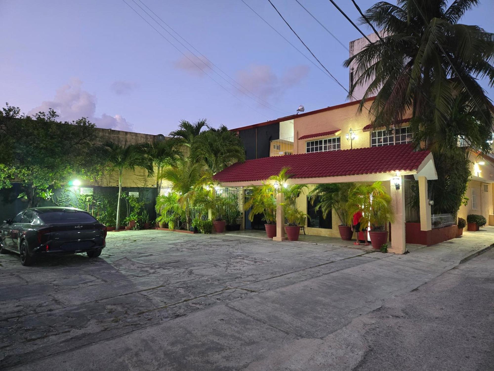 Hotel Posada Marcas Cancún Kültér fotó